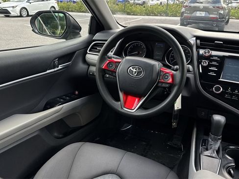 Used 2018 Toyota Camry L image 22
