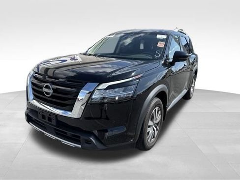 Used 2023 Nissan Pathfinder SL AWD/4WD image 4