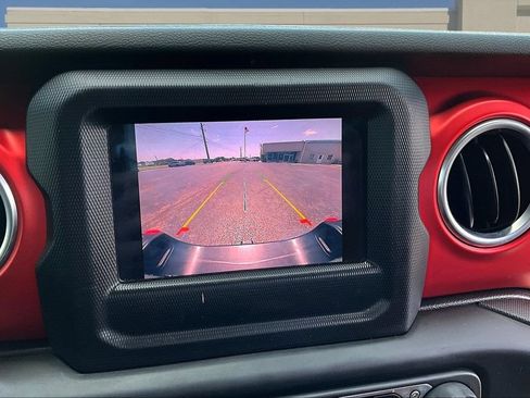 Used 2020 Jeep Gladiator Rubicon AWD/4WD image 16