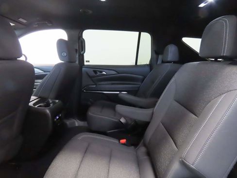 Used 2025 Chevrolet Traverse LT w/ Midnight/Sport Edition image 14