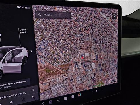 Used 2021 Tesla Model Y Long Range image 13