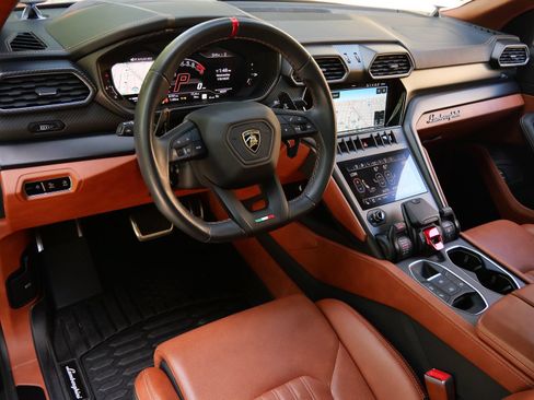 Used 2023 Lamborghini Urus S AWD/4WD image 13