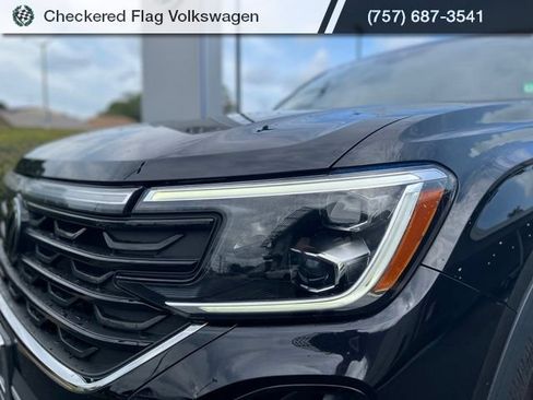 Used 2024 Volkswagen Atlas Cross Sport SE AWD/4WD image 12