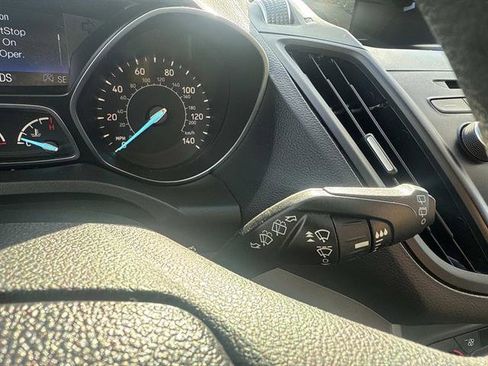 Certified 2018 Ford Escape SE image 31