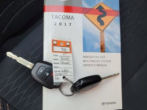 Used 2017 Toyota Tacoma SR5 image 23