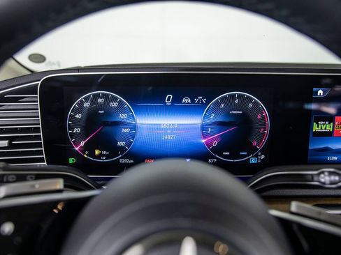 Used 2024 Mercedes-Benz GLS 450 4MATIC image 31