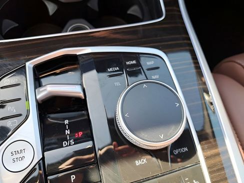 Used 2025 BMW X5 xDrive50e image 29