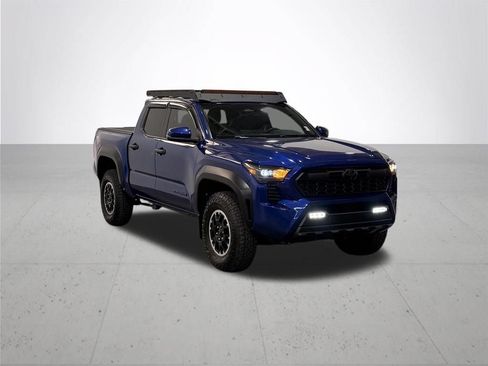 Used 2024 Toyota Tacoma TRD Off-Road w/ TRD Off Road Upgrade Package AWD/4WD image 8