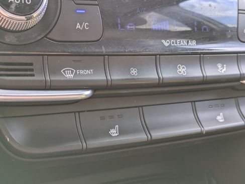 Used 2019 Hyundai Santa Fe Limited image 29