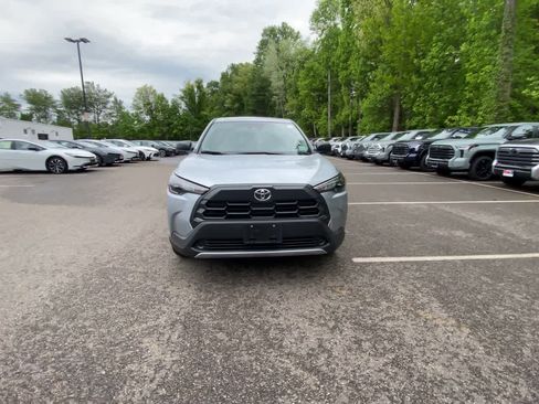 Used 2026 Toyota Corolla Cross L AWD/4WD image 3