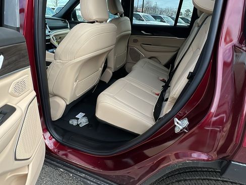 New 2026 Jeep Grand Cherokee Limited image 19