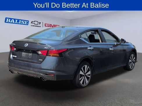 Used 2022 Nissan Altima 2.5 SV w/ SV Premium Package AWD/4WD image 3