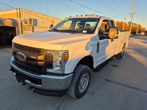 Used 2019 Ford F250 XL w/ XL Value Package image 3