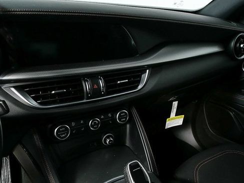 New 2025 Alfa Romeo Stelvio Sprint AWD/4WD image 14