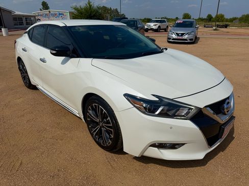 Used 2017 Nissan Maxima 3.5 SV w/ Dynamic Package FWD image 3