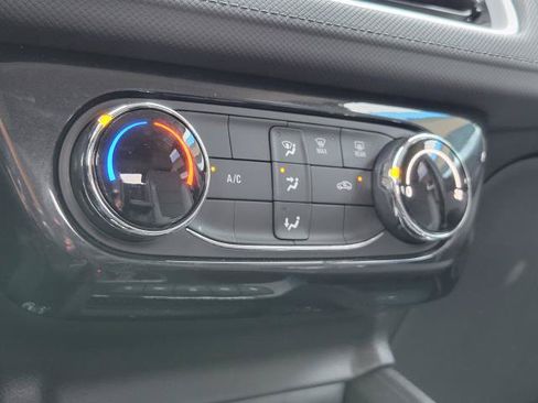 Used 2025 Chevrolet TrailBlazer LT FWD image 24