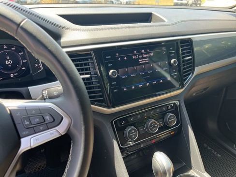 Used 2023 Volkswagen Atlas Cross Sport SE w/ Panoramic Sunroof Package FWD image 24