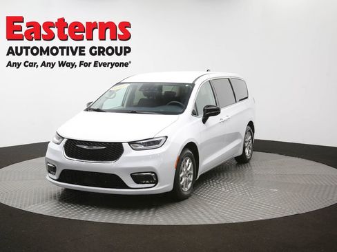 Used 2024 Chrysler Pacifica Touring-L FWD image 56