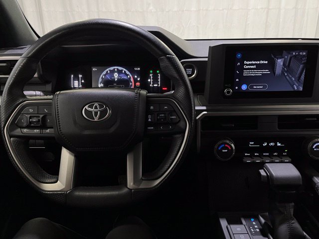 Used 2025 Toyota 4Runner SR5 AWD/4WD image 19
