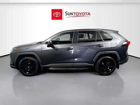 Used 2022 Toyota RAV4 LE FWD image 7
