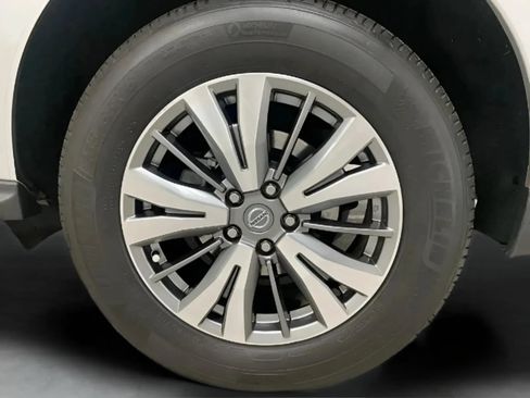 Used 2020 Nissan Pathfinder SV FWD image 24