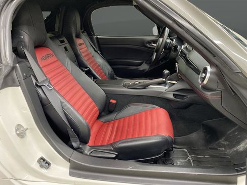 Used 2020 FIAT 124 Spider Abarth w/ Convenience Group image 38
