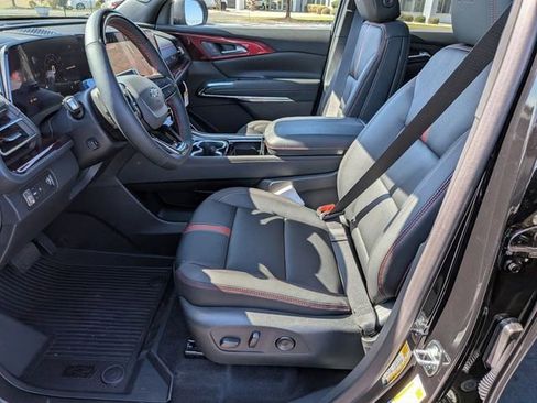 New 2026 Chevrolet Traverse RS w/ LPO, Floor Liner Package image 14