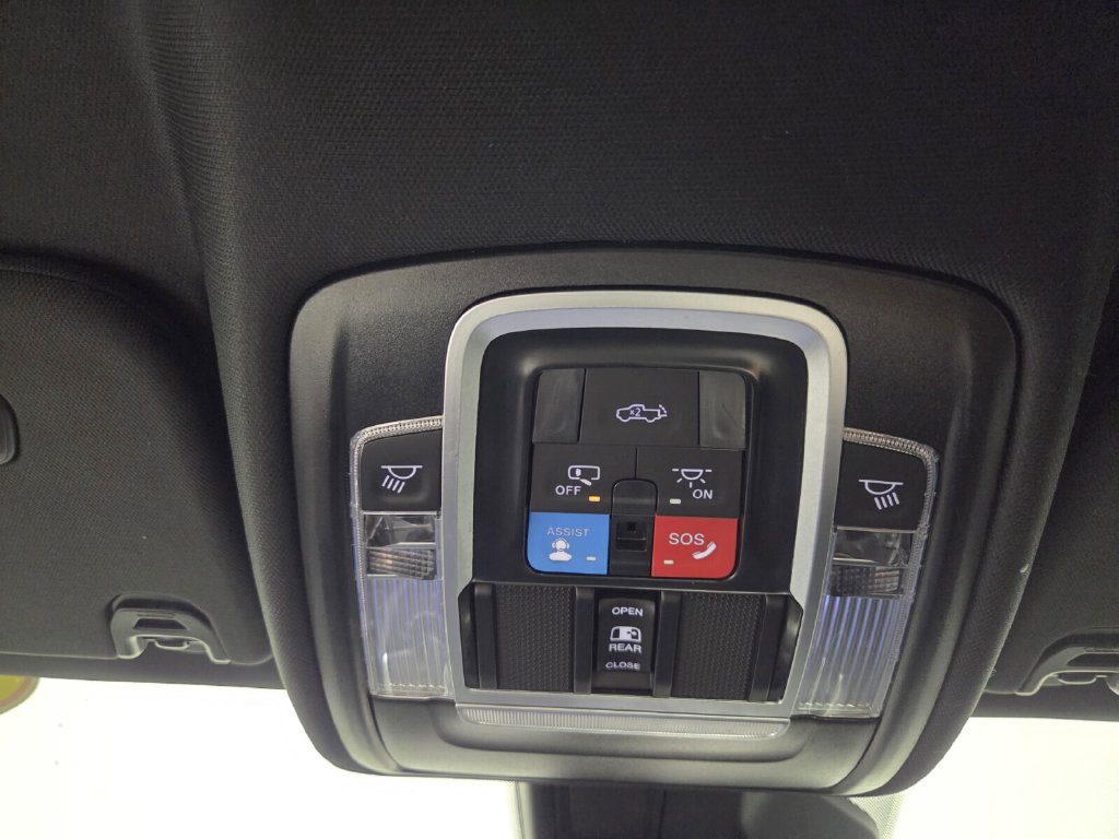 Used 2025 RAM 1500 Big Horn RWD image 15