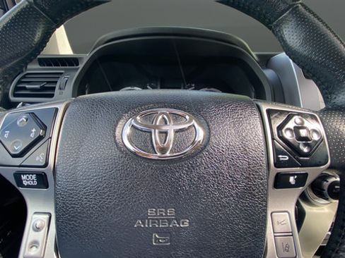 Used 2022 Toyota 4Runner Limited AWD/4WD image 16