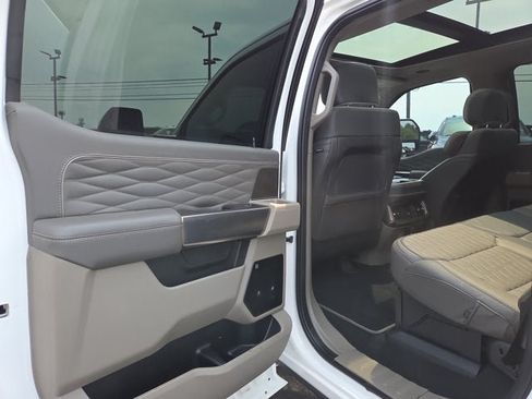 Used 2025 Ford F450 Platinum w/ Platinum Plus Package AWD/4WD image 13