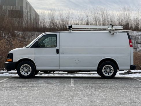 Used 2009 Chevrolet Express 1500 RWD 1500 135 image 5