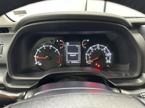 Used 2024 Toyota 4Runner SR5 AWD/4WD image 27