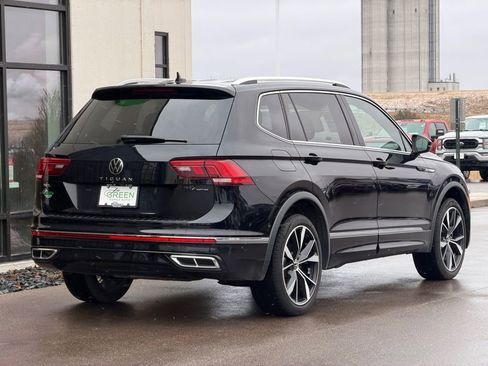 Used 2022 Volkswagen Tiguan SEL R-Line AWD/4WD image 4