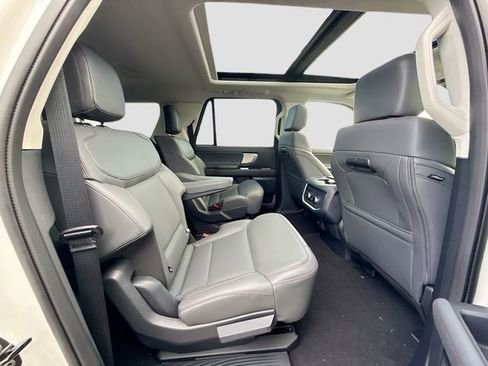 New 2025 Ford Expedition Max Active image 30