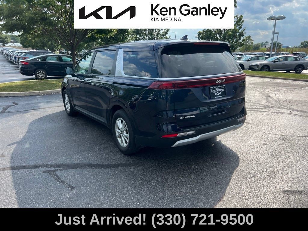 Certified 2024 Kia Carnival LX FWD image 7