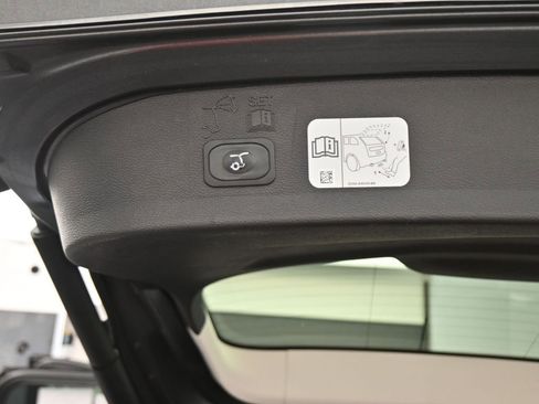 Used 2019 Ford Escape Titanium AWD/4WD image 41
