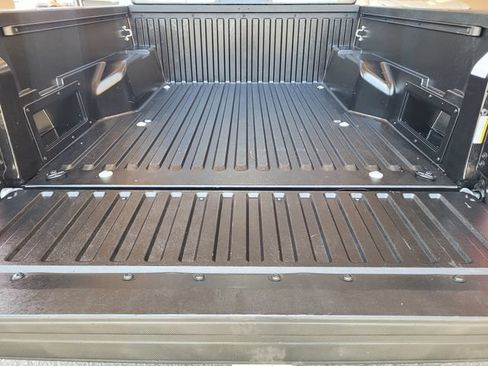 Certified 2018 Toyota Tacoma SR w/ SR Convenience Package AWD/4WD image 33