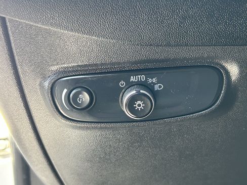 Used 2024 Chevrolet Equinox LS w/ LS Convenience Package FWD image 20