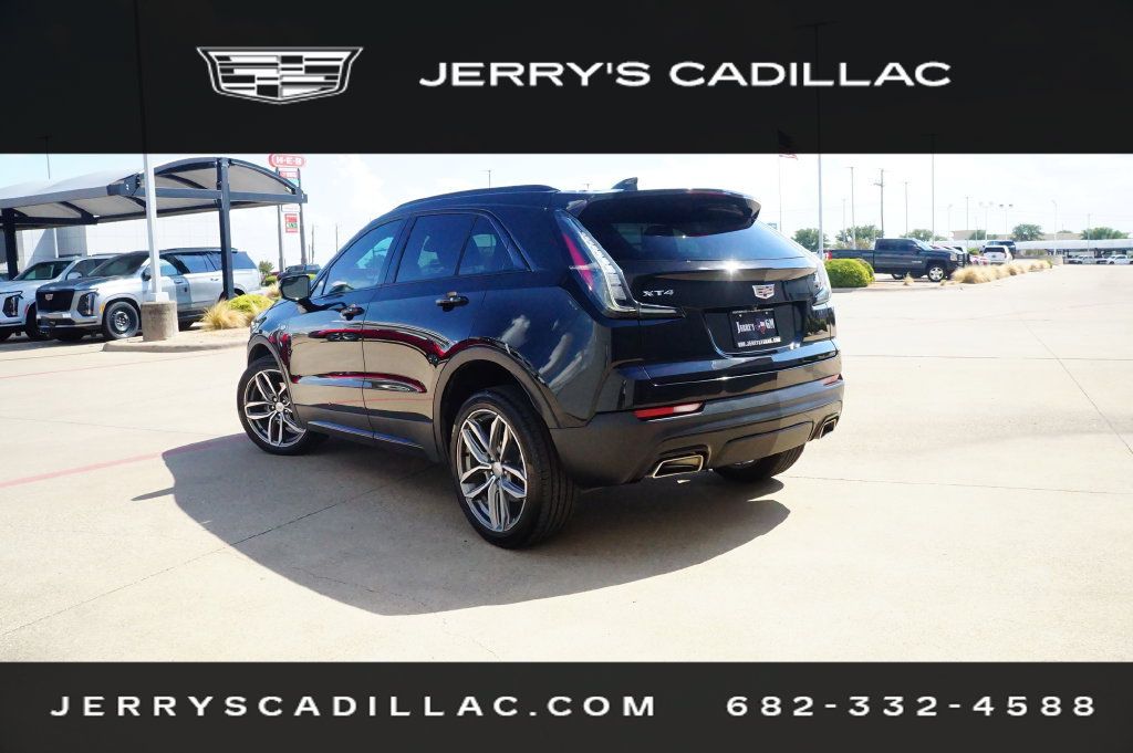 Used 2023 Cadillac XT4 Sport FWD image 2
