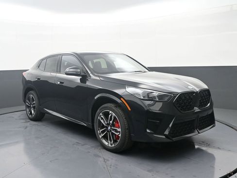 New 2026 BMW X2 xDrive28i w/ Technology Package AWD/4WD image 3