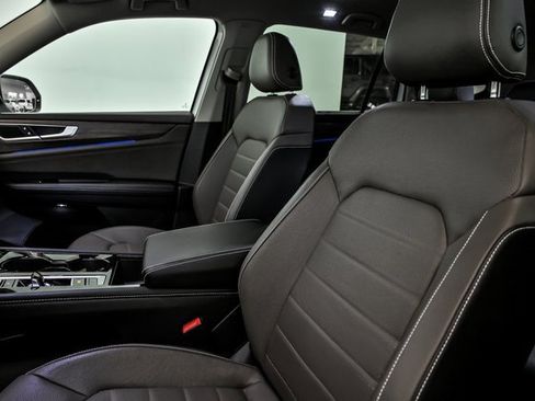 Certified 2025 Volkswagen Atlas SEL image 12