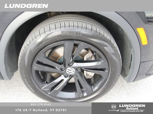 Used 2023 Volkswagen Tiguan SE R-Line AWD/4WD image 13