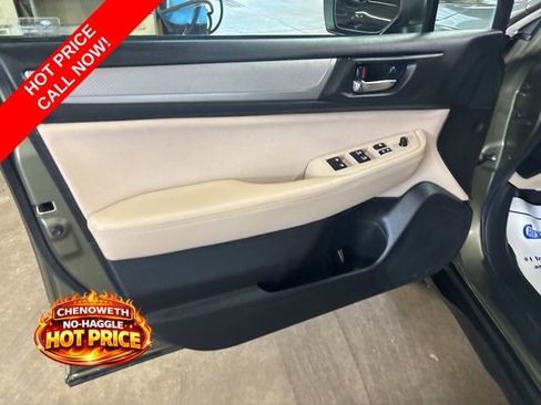 Used 2017 Subaru Outback 2.5i Premium image 7