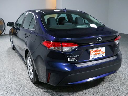 Used 2022 Toyota Corolla LE w/ Carpet Mat Package (TMS) FWD image 9