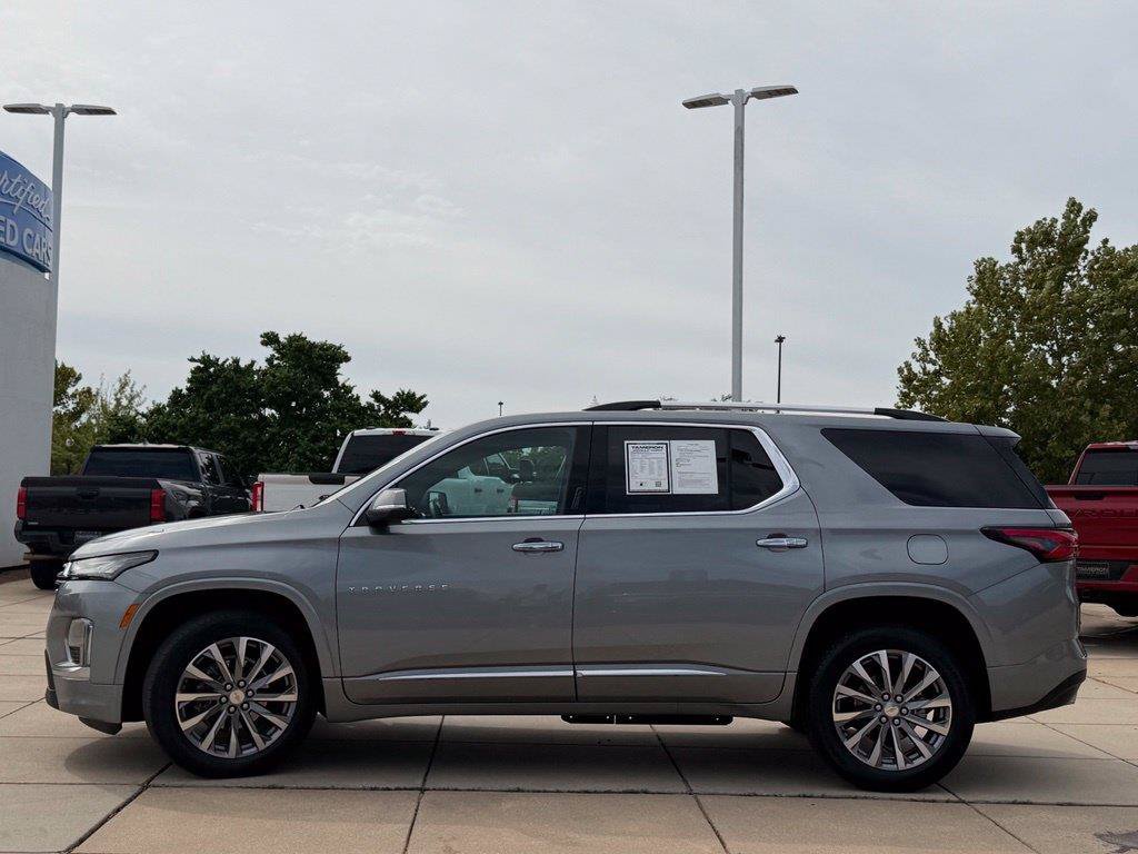 Used 2023 Chevrolet Traverse Premier FWD image 6