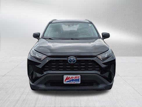 Used 2021 Toyota RAV4 LE AWD/4WD image 2