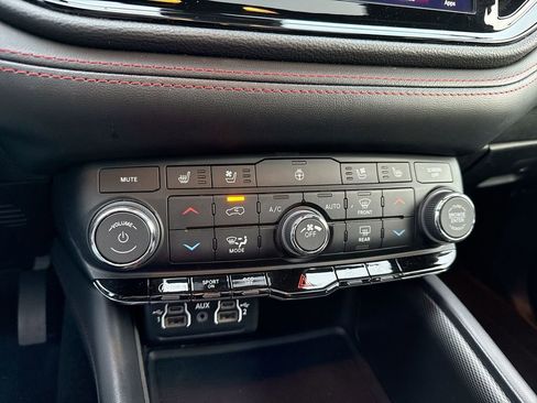 Used 2023 Dodge Durango GT image 18