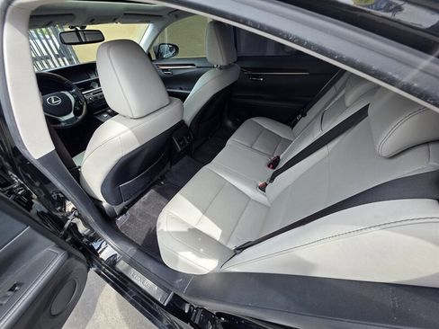 Used 2013 Lexus ES 350 w/ Luxury Pkg image 16