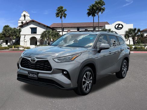Used 2026 Toyota Highlander XLE AWD/4WD image 5