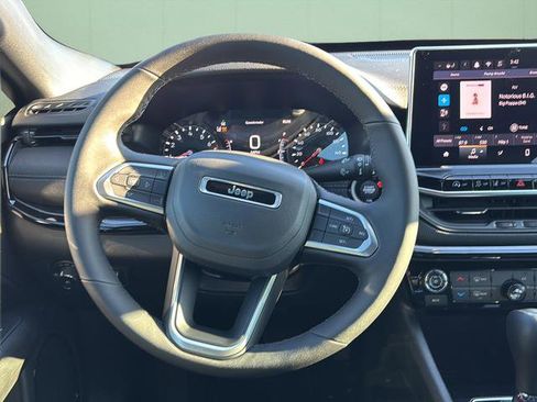 New 2026 Jeep Compass Latitude image 25